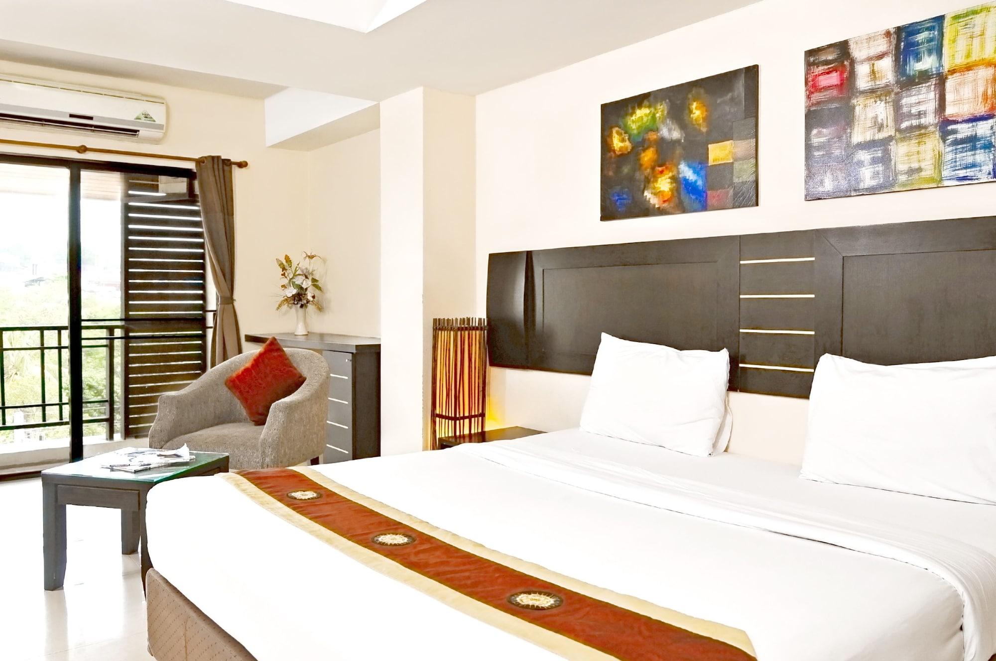 Grand Marina Residence Hotel Ban Laem Chabang Exterior foto