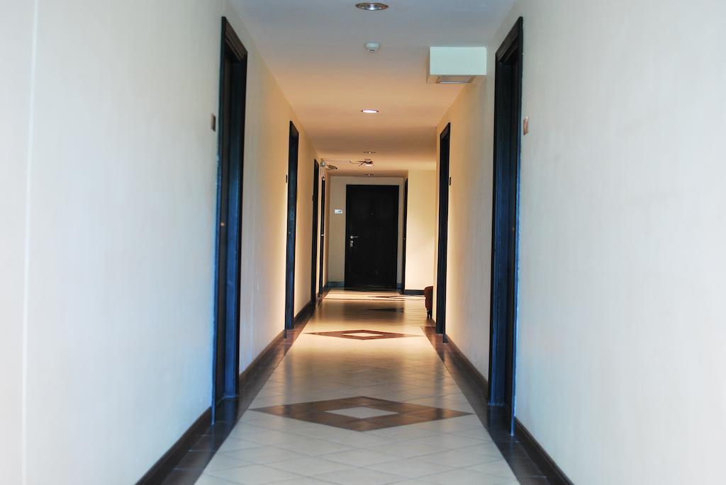Grand Marina Residence Hotel Ban Laem Chabang Exterior foto